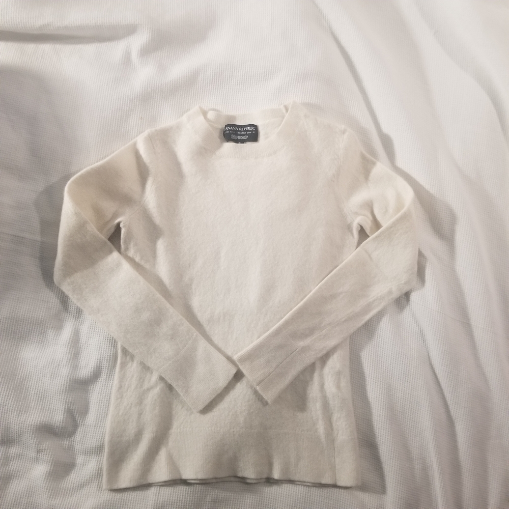 Banana Republic Pull Over Italian Yarn Sweater